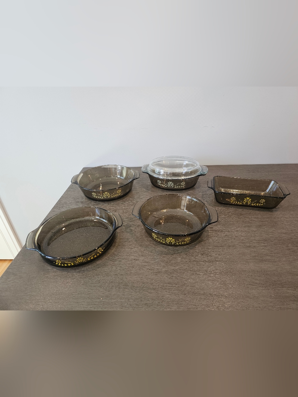Pyrex Vintage Brown Daisy 5-Piece Glass Bakeware Set